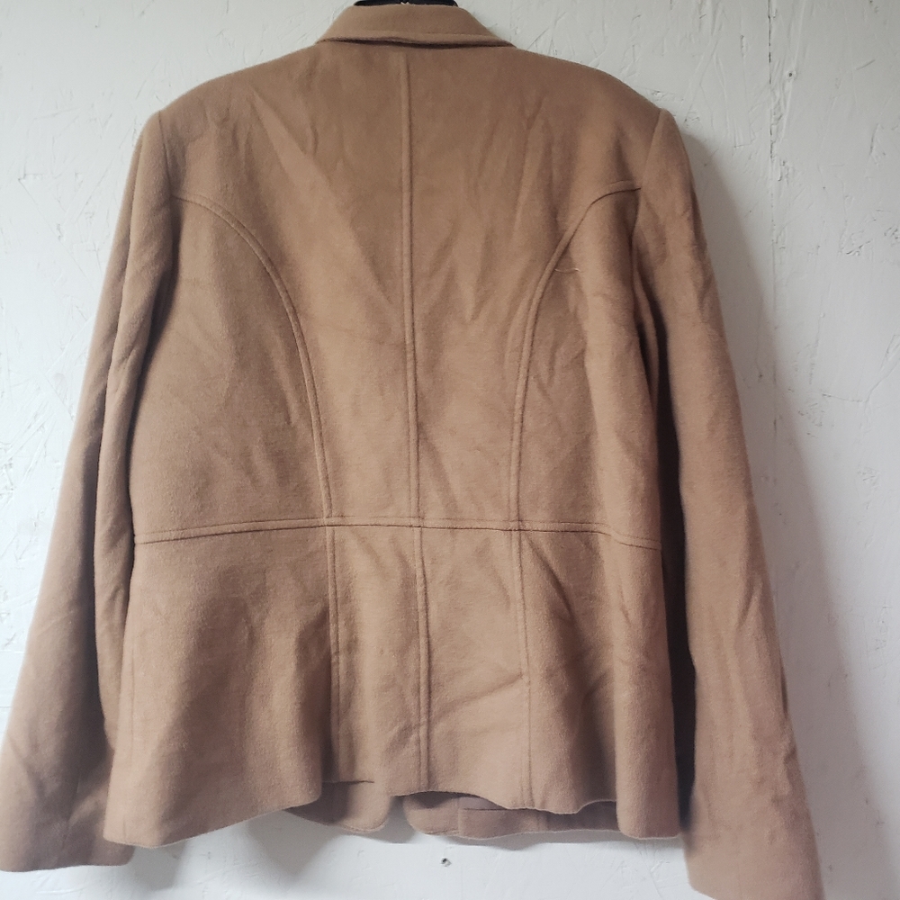 Blazer - Picture 2 of 3